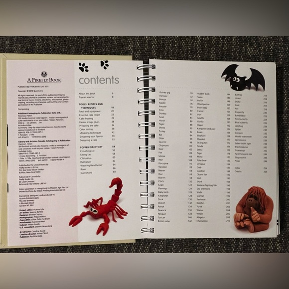 A Firefly Book: 100 Fondant Animal Cake Toppers Spiral Bound Book - Picture 4 of 7